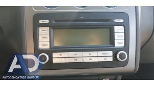 Usagé Radio/Lecteur CD Volkswagen Touran (1T1/T2) 2.0 TDI DPF Prix € 49,99 Règlement à la marge proposé par Autodemontage Aandijk