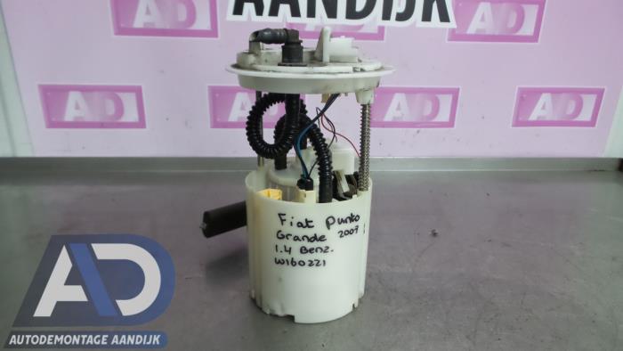 Usagé Pompe essence Fiat Grande Punto (199) 1.4 Prix € 39,99 Règlement à la marge proposé par Autodemontage Aandijk