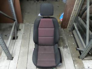 Used Seat, left Peugeot 307 Price on request offered by Autodemontage Aandijk