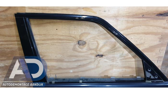 Front door 4-door, right from a BMW 3 serie (E30/2) (E30/4) 325i 1988