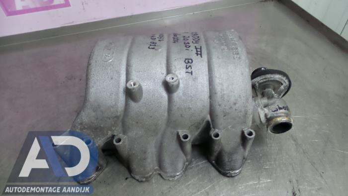 Używane Kolektor dolotowy Volkswagen Caddy III (2KA,2KH,2CA,2CH) 2.0 SDI Cena € 39,99 Procedura marży oferowane przez Autodemontage Aandijk