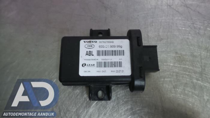 Używane Modul ksenonowy Volvo V70 (BW) 2.4 D5 20V Cena € 49,99 Procedura marży oferowane przez Autodemontage Aandijk