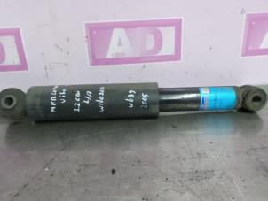 Used Rear shock absorber, left Mercedes Vito (639.6) 2.2 109 CDI 16V Price € 29,99 Margin scheme offered by Autodemontage Aandijk