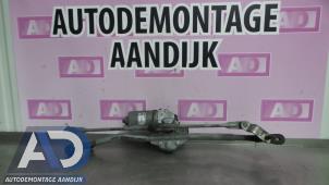 Used Front wiper motor Skoda Roomster (5J) 1.4 TDI 80 Price € 49,99 Margin scheme offered by Autodemontage Aandijk