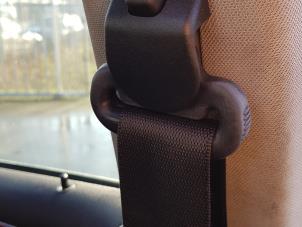 Used Seatbelt tensioner, right Mercedes B (W245,242) 2.0 B-200 16V Price € 39,99 Margin scheme offered by Autodemontage Aandijk