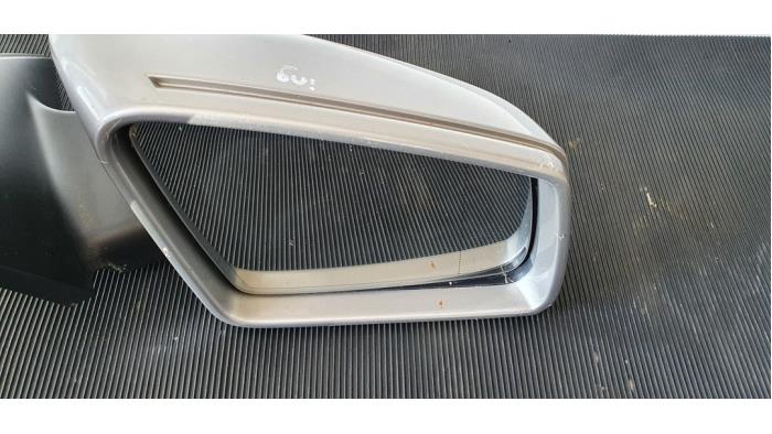Wing mirror, right from a Mercedes-Benz C Estate (S204) 1.6 C-180K 16V BlueEfficiency 2010