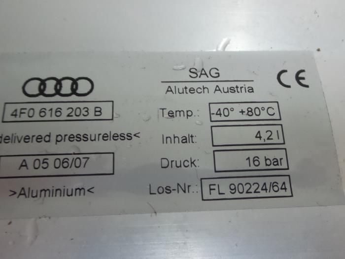 Depósito de aire de un Audi A6 Avant Quattro (C6) 3.0 TDI V6 24V 2008