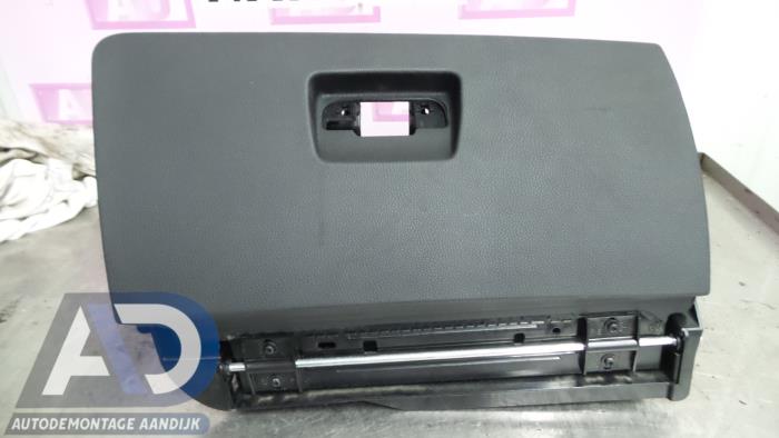 Begagnade Handskfack BMW 3 serie Touring (E91) 320d 16V Pris € 29,99 Marginaltabell erbjuds av Autodemontage Aandijk