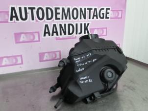 Usados Cuerpo de filtro de aire Audi A6 Avant Quattro (C6) 2.7 TDI V6 24V Precio € 49,99 Norma de margen ofrecido por Autodemontage Aandijk