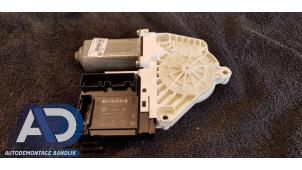 Used Door window motor Volkswagen Passat (3C2) 2.0 TDI 140 Price € 34,99 Margin scheme offered by Autodemontage Aandijk