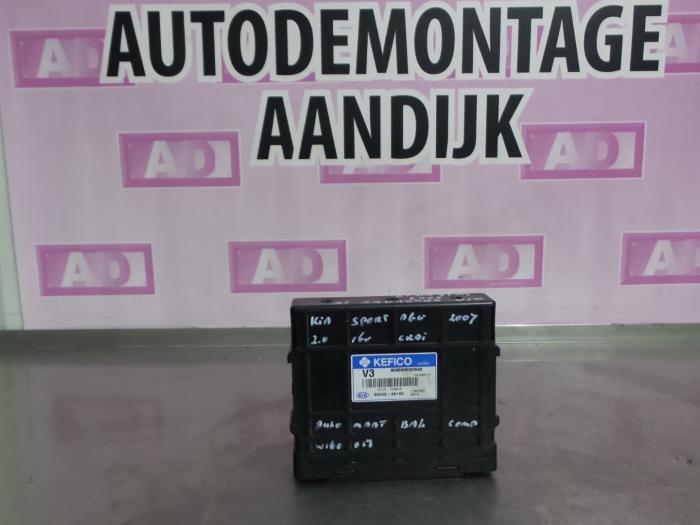 Automatic gearbox computer from a Kia Sportage (JE) 2.0 CRDi 16V VGT 4x2 2007