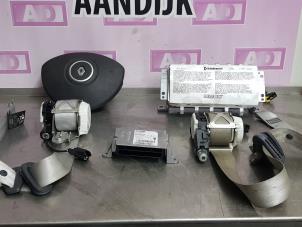 Used Airbag set + module Renault Clio III (BR/CR) 1.5 dCi 85 Price on request offered by Autodemontage Aandijk