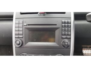 Used Radio CD player Mercedes A (W169) 1.7 A-170 Price € 119,99 Margin scheme offered by Autodemontage Aandijk
