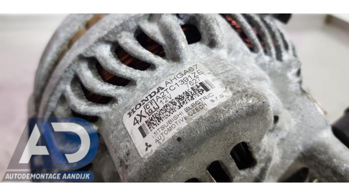 Dynamo van een Honda Civic (FK/FN) 1.8i VTEC 16V 2008