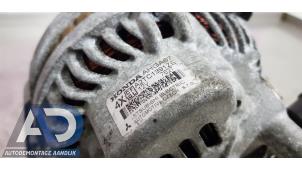 Dynamo van een Honda Civic (FK/FN) 1.8i VTEC 16V 2008