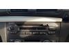 Radio CD Spieler van een BMW 1 serie (E87/87N), 2003 / 2012 118d 16V, Fließheck, 4-tr, Diesel, 1.995cc, 100kW (136pk), RWD, N47D20A; N47D20C, 2007-03 / 2011-06, UD71; UD72 2010