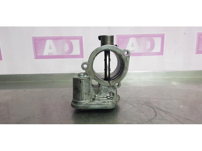 Throttle body from a BMW 1 serie (E87/87N) 118d 16V 2010