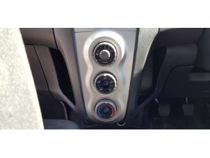 Used Air conditioning control panel Toyota Yaris II (P9) 1.3 16V VVT-i Price € 49,99 Margin scheme offered by Autodemontage Aandijk