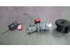 Ignition lock + key from a Renault Clio III (BR/CR) 1.5 dCi 85 2010