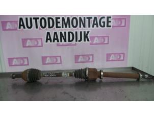 Used Front drive shaft, right Renault Clio III (BR/CR) 1.5 dCi 85 Price on request offered by Autodemontage Aandijk