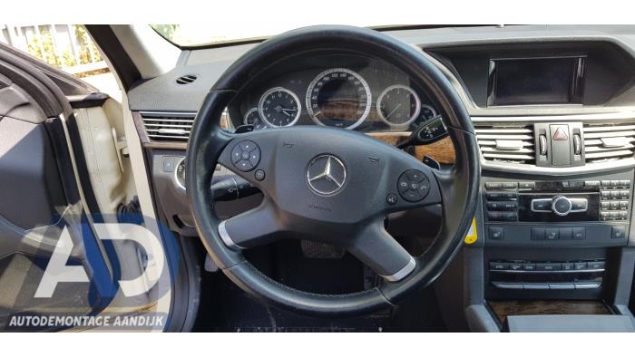 Używane Kierownica Mercedes E (W212) E-200 CDI 16V BlueEfficiency,BlueTEC Cena € 99,99 Procedura marży oferowane przez Autodemontage Aandijk