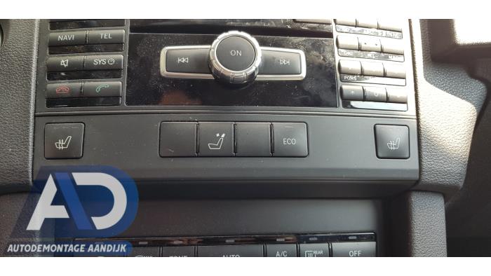 Begagnade Sätesvärmebrytare Mercedes E (W212) E-200 CDI 16V BlueEfficiency,BlueTEC Pris € 39,99 Marginaltabell erbjuds av Autodemontage Aandijk