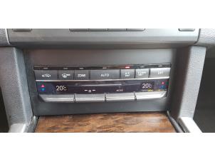 Used Air conditioning control panel Mercedes E (W212) E-200 CDI 16V BlueEfficiency,BlueTEC Price € 99,99 Margin scheme offered by Autodemontage Aandijk
