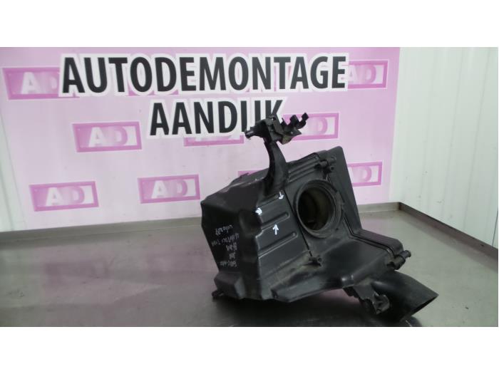 Air box from a Ford C-Max (DXA) 1.6 TDCi 16V 2013