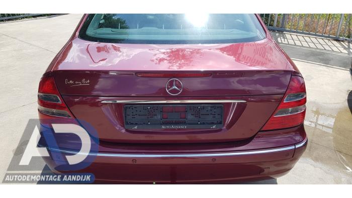 Gebrauchte Heckklappe Mercedes E (W211) 3.2 E-320 CDI 24V Preis € 125,00 Margenregelung angeboten von Autodemontage Aandijk
