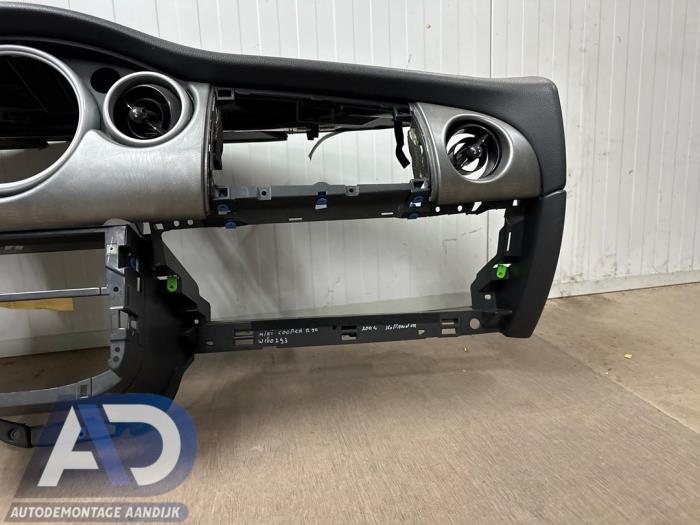 Panel z MINI Mini (R50/53) 1.6 16V Cooper 2004