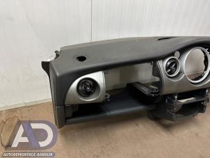 Panel z MINI Mini (R50/53) 1.6 16V Cooper 2004