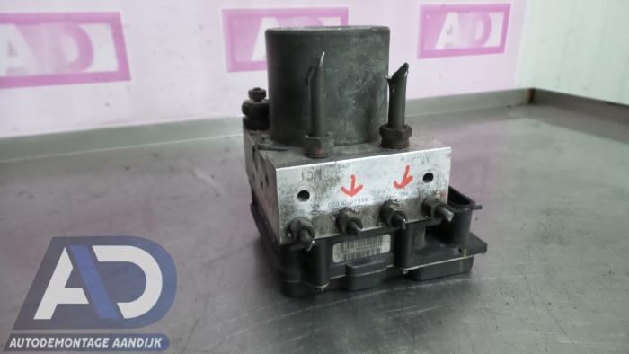 Used ABS pump Toyota Corolla Verso (R10/11) 2.2 D-4D 16V Price € 75,00 Margin scheme offered by Autodemontage Aandijk