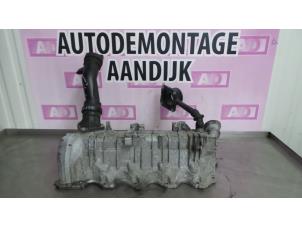 Used Rocker cover Mercedes A (W169) 1.5 A-160 Price € 75,00 Margin scheme offered by Autodemontage Aandijk