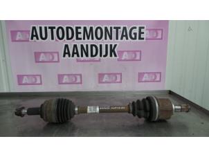 Used Front drive shaft, left Renault Scénic III (JZ) 2.0 dCi 16V Autom. Price € 149,99 Margin scheme offered by Autodemontage Aandijk