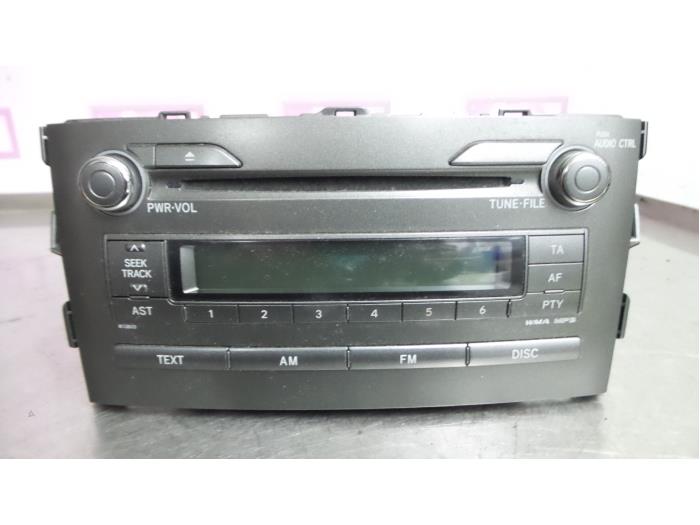 Radioodtwarzacz CD z Toyota Auris (E15) 1.6 Dual VVT-i 16V 2009