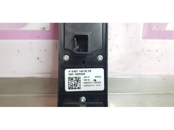 Multi-functional window switch from a Ford C-Max (DXA) 1.6 TDCi 16V 2013