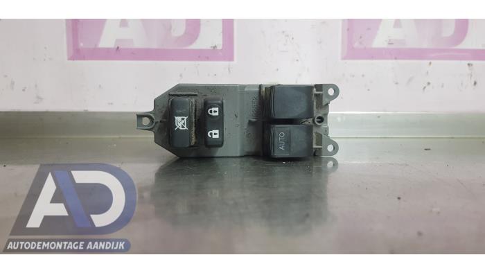 Usados Interruptor combinado de ventanillas Toyota Yaris II (P9) 1.0 12V VVT-i Precio € 19,99 Norma de margen ofrecido por Autodemontage Aandijk