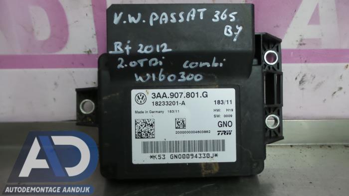 Usagé Module frein à main Volkswagen Passat Variant (365) 2.0 TDI 16V 140 Prix € 99,99 Règlement à la marge proposé par Autodemontage Aandijk