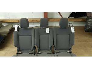 Używane Fotel tylny Nissan Almera Tino (V10M) 1.8 16V Cena na żądanie oferowane przez Autodemontage Aandijk