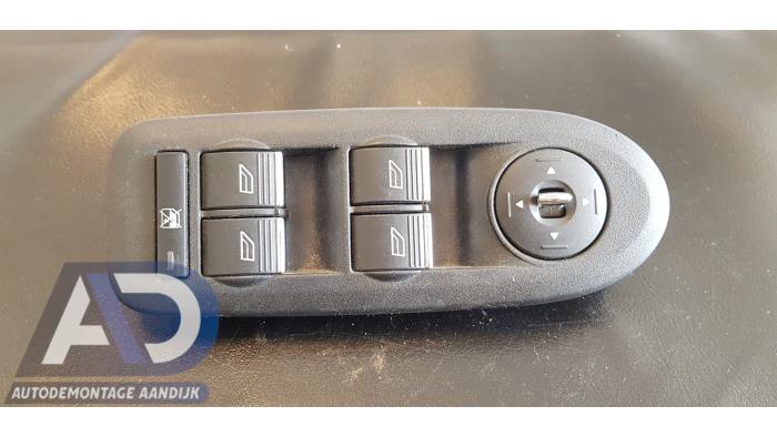 Usados Interruptor combinado de ventanillas Ford C-Max (DM2) 1.6 TDCi 16V 109 Precio € 35,00 Norma de margen ofrecido por Autodemontage Aandijk