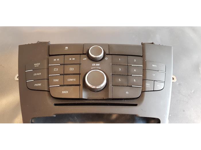 Panel de control de radio de un Opel Insignia 2.0 CDTI 16V 130 Ecotec 2010