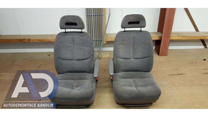 Gebrauchte Sitz links Dodge Ram Van 2.4i 16V Preis € 99,99 Margenregelung angeboten von Autodemontage Aandijk