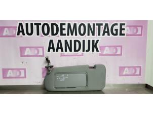 Used Sun visor Kia Sorento I (JC) 2.5 CRDi 16V VGT Price € 15,00 Margin scheme offered by Autodemontage Aandijk