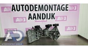 Usagé Support pompe clim Mercedes A (W169) 2.0 A-180 CDI 16V Prix € 59,99 Règlement à la marge proposé par Autodemontage Aandijk