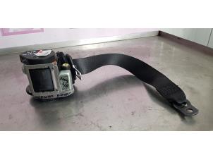 Used Rear seatbelt tensioner, left Mercedes A (W169) 2.0 A-180 CDI 16V Price € 49,99 Margin scheme offered by Autodemontage Aandijk