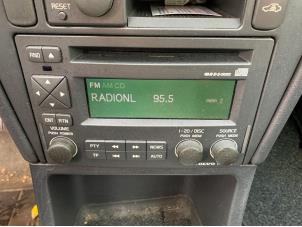 Używane Radioodtwarzacz CD Volvo V40 (VW) 1.8 16V Cena € 75,00 Procedura marży oferowane przez Autodemontage Aandijk