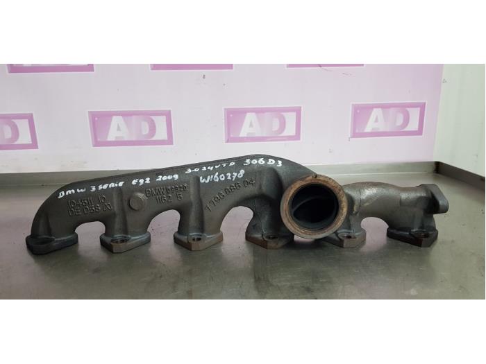 Exhaust manifold from a BMW 3 serie (E92) 325d 24V 2009