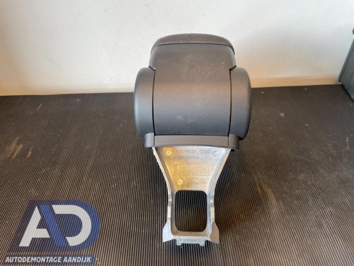 Armrest Audi A3 1.4 TFSI 16V 8P0864207B6