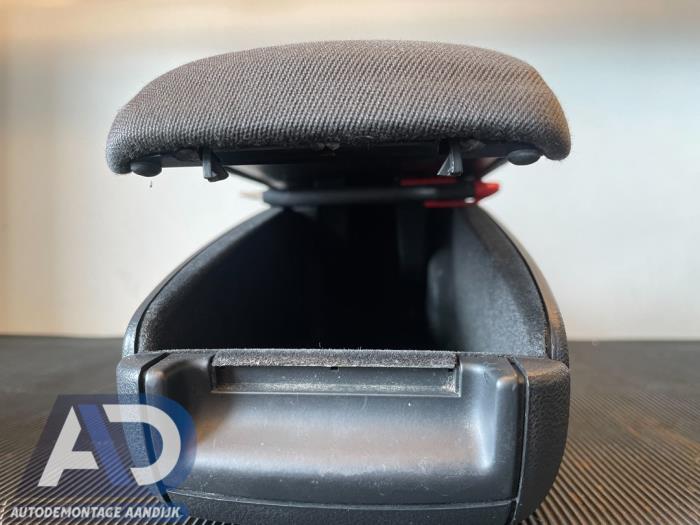 Armrest Audi A3 1.4 TFSI 16V 8P0864207B6