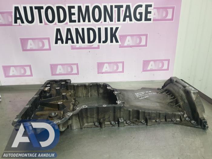 Used Sump Mercedes ML II (164/4JG) 3.0 ML-320 CDI 4-Matic V6 24V Price € 124,99 Margin scheme offered by Autodemontage Aandijk